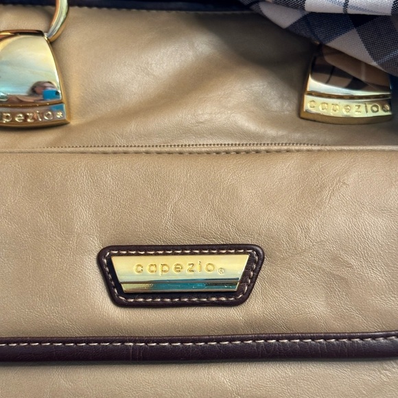Vintage Capezio Tan Brown Trim Faux Leather Top Handbag Crossbody W Bag Charm - Picture 2 of 16